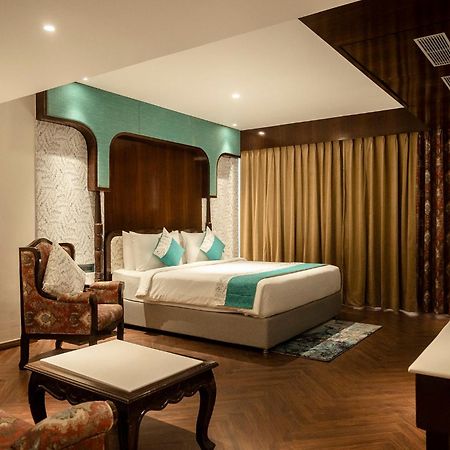 Hotel Lake View Baharampur Exteriér fotografie