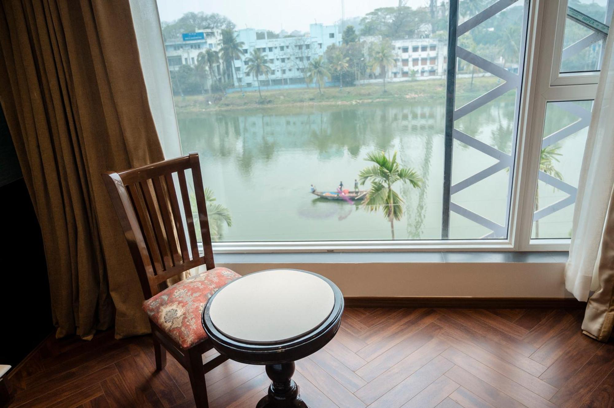 Hotel Lake View Baharampur Exteriér fotografie