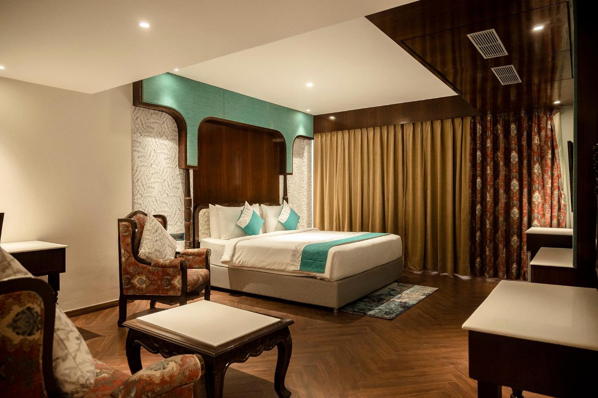 Hotel Lake View Baharampur Exteriér fotografie